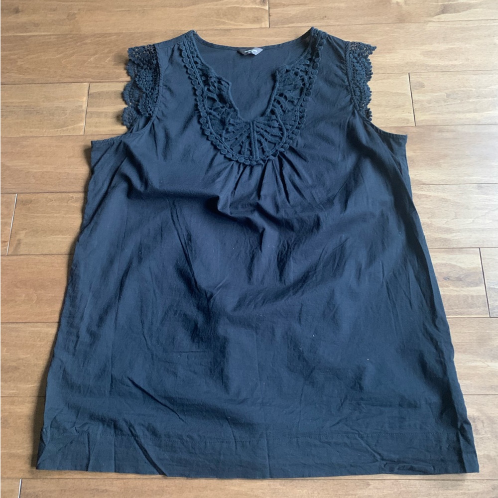 Denver Hayes Black Sleeveless Crochet Trim Tank